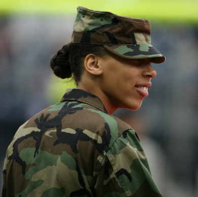 femme militaire